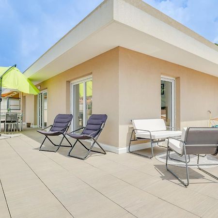 Spacieux Rooftop Parking, Terrasse Ensoleillee Menton Ngoại thất bức ảnh