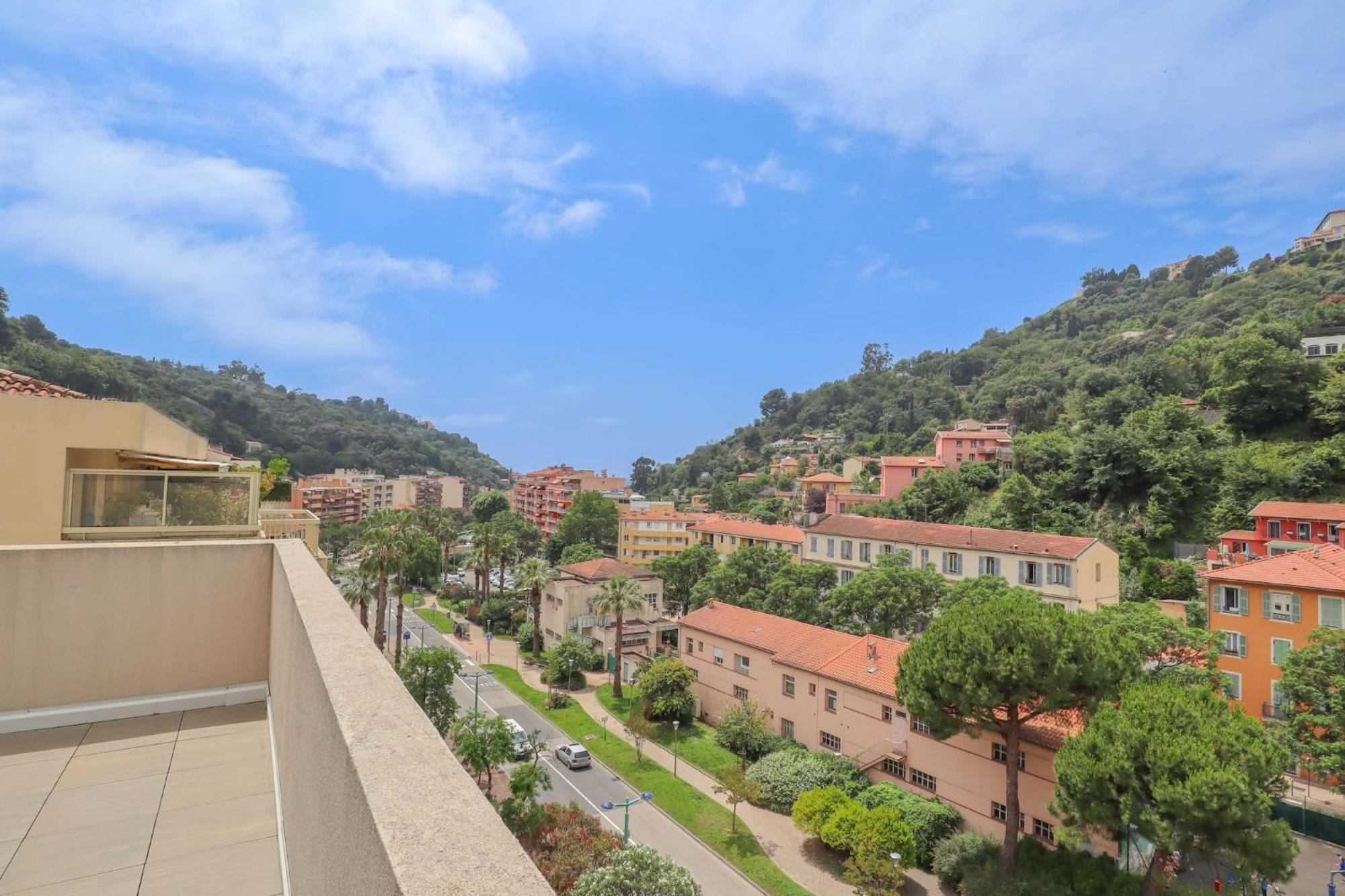 Spacieux Rooftop Parking, Terrasse Ensoleillee Menton Ngoại thất bức ảnh